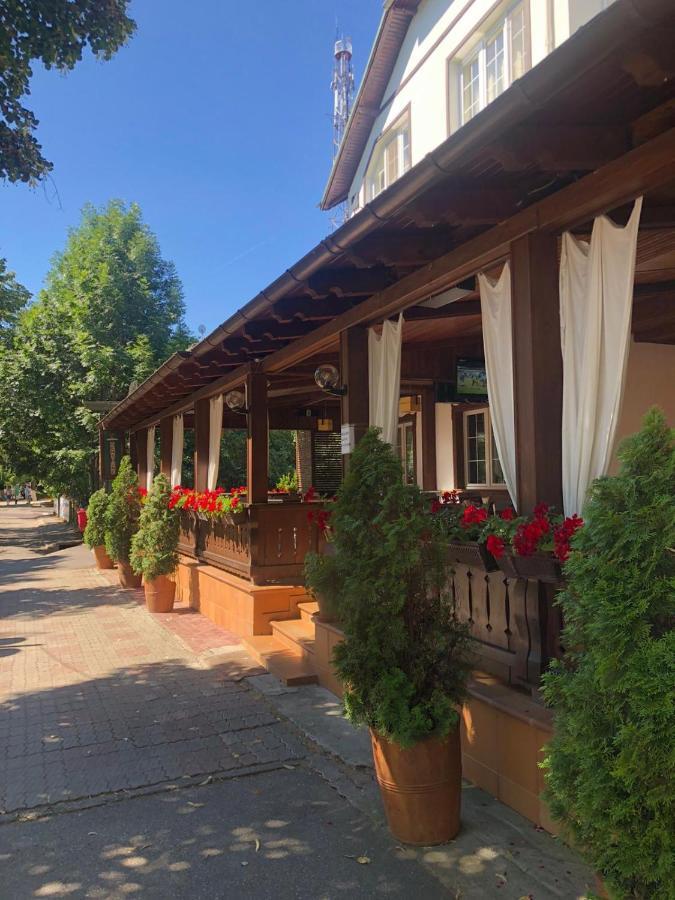 Pensiune Montana Curtea de Argeş Eksteriør bilde